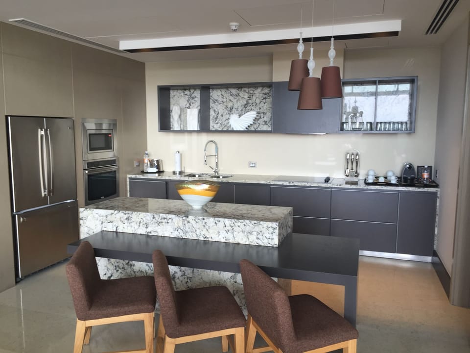 Breakfast bar and full table for eight