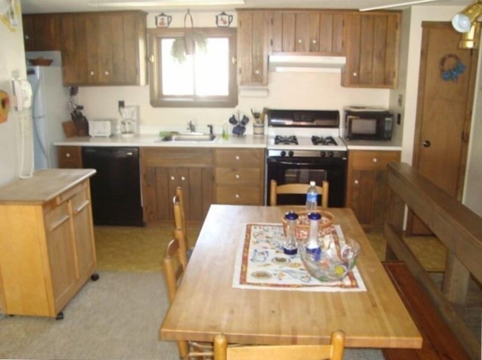 full kitchen