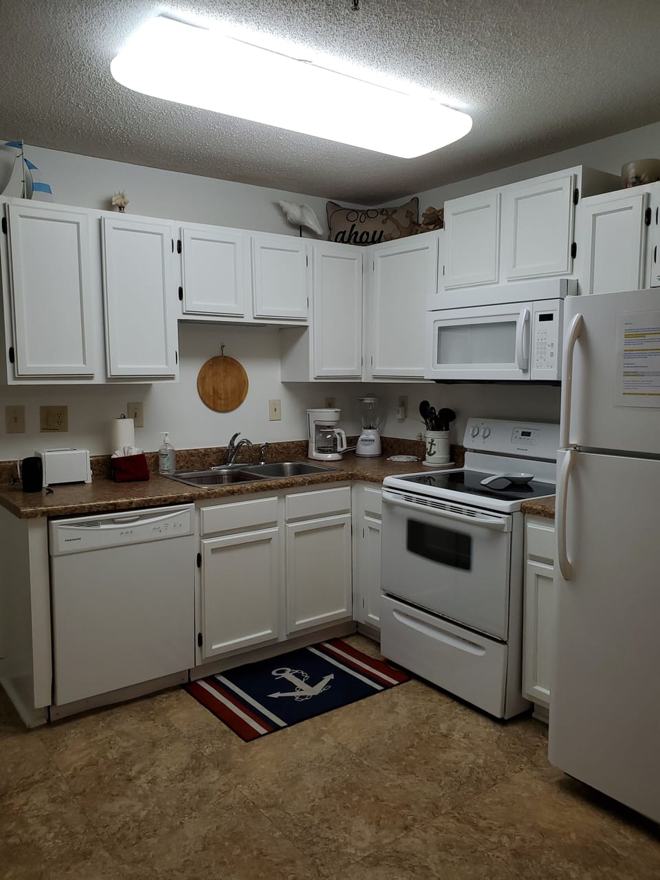 KITCHEN updated white cabinets