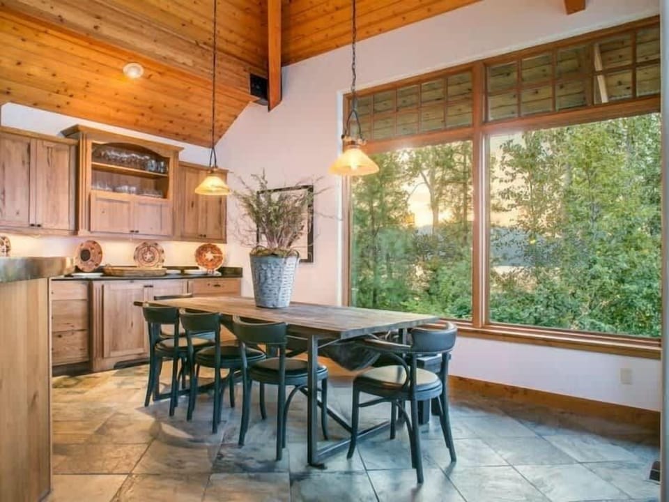 Dining area sits 8 inside, plus another 6 at the bar.