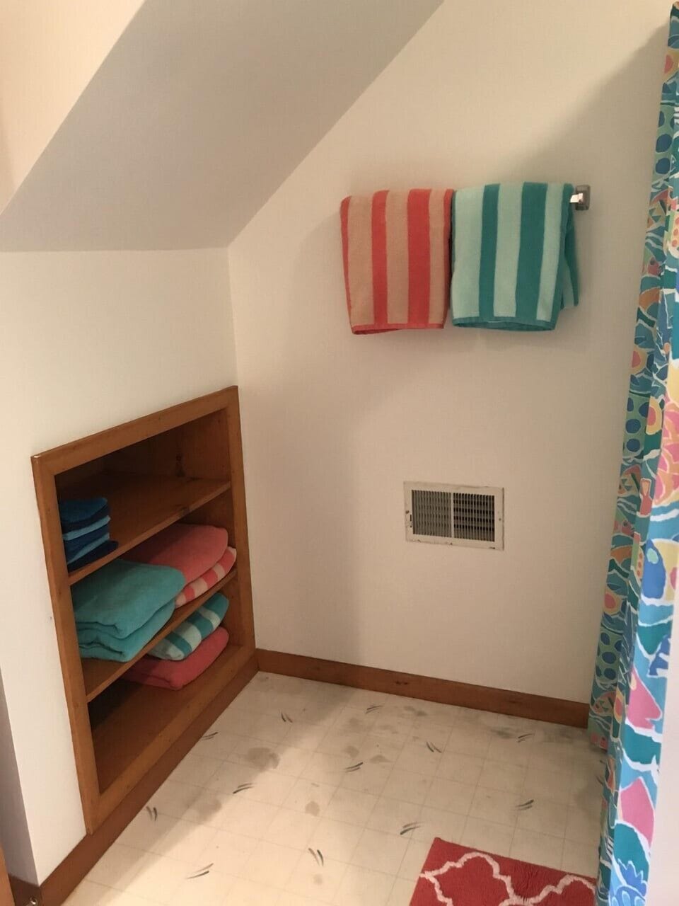 Bathroom - towels, washcloths, T.P., body soap, shampoo & cond. provided