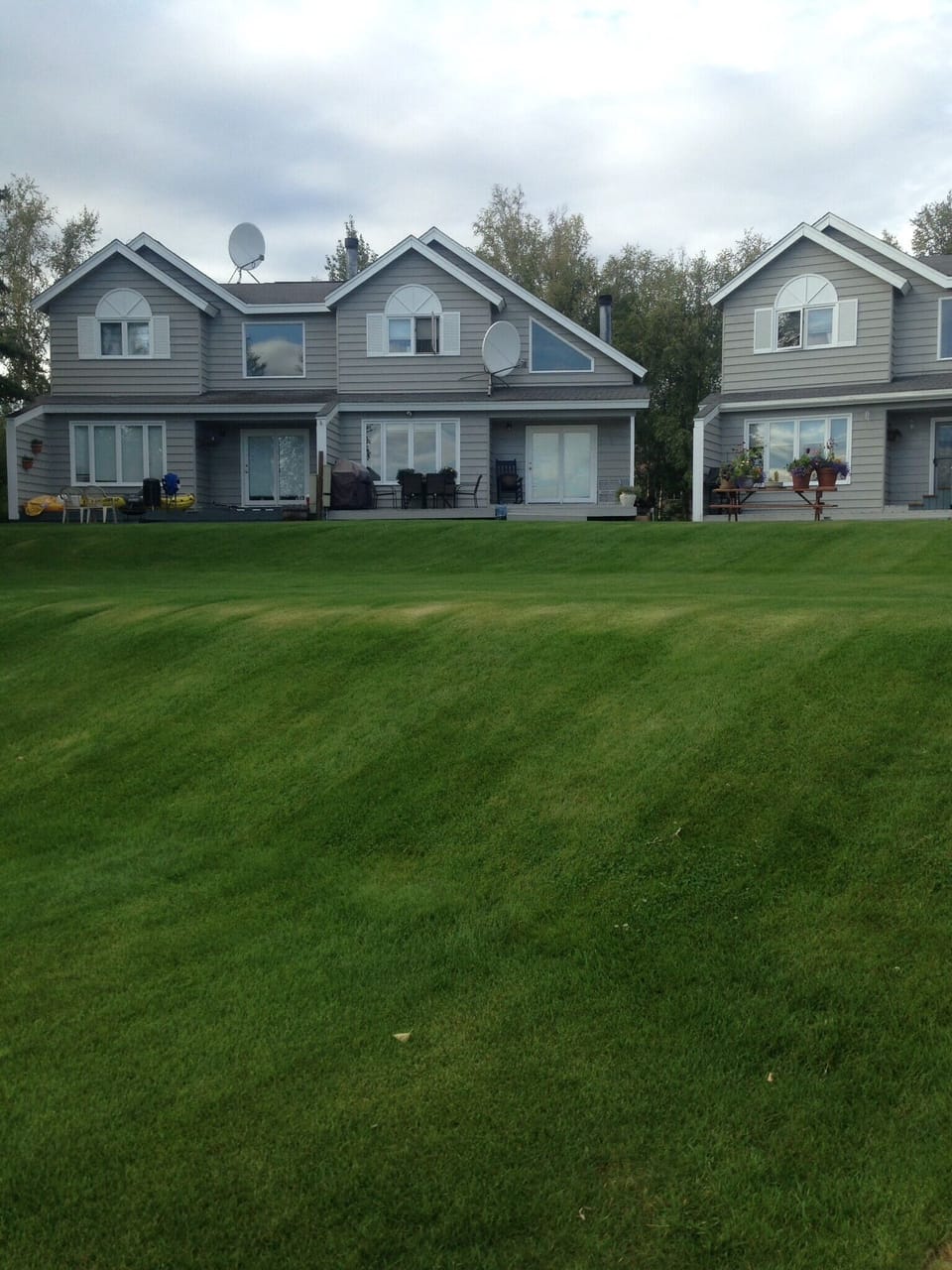 Terraced lawn down to the lake