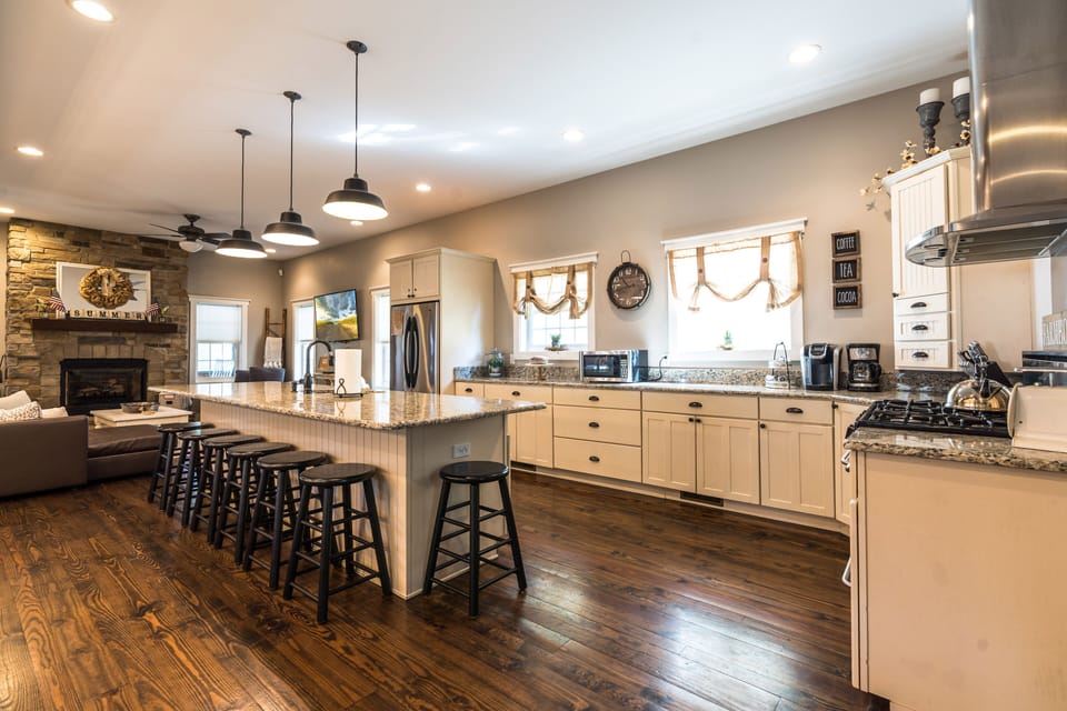 Huge open concept kitchen
Great for entertaining!