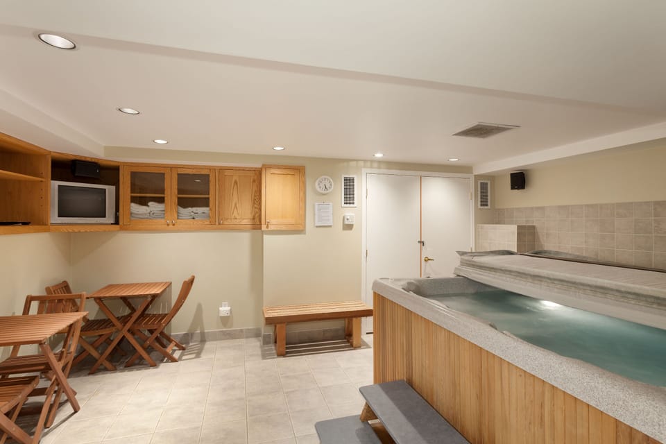 Hot Tub Room