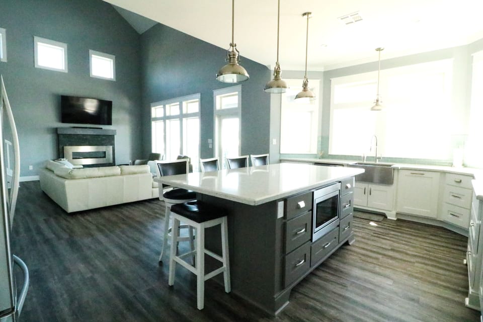 Oversized island w/built-in microwave. Ocean views from all windows