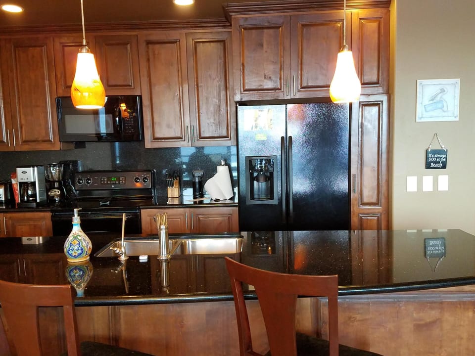 Full kitchen with everything you need including RO water