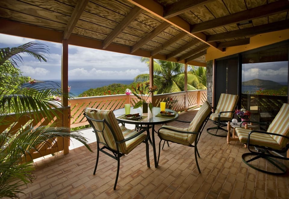 Your lovely undercover sitting area, perfect for coffee and dining!