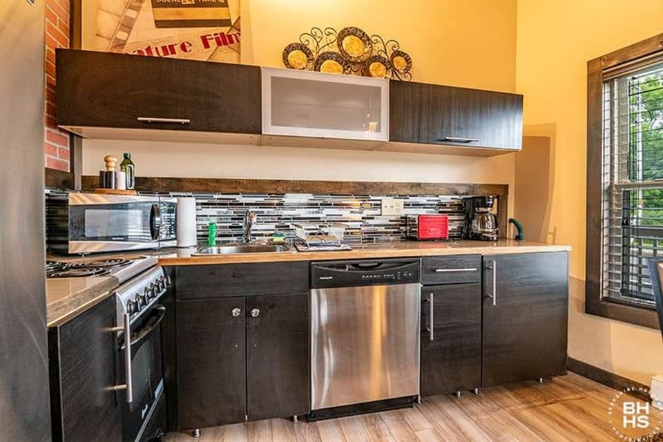 2-Bedroom apartment (D3), walk to Main Street (390)