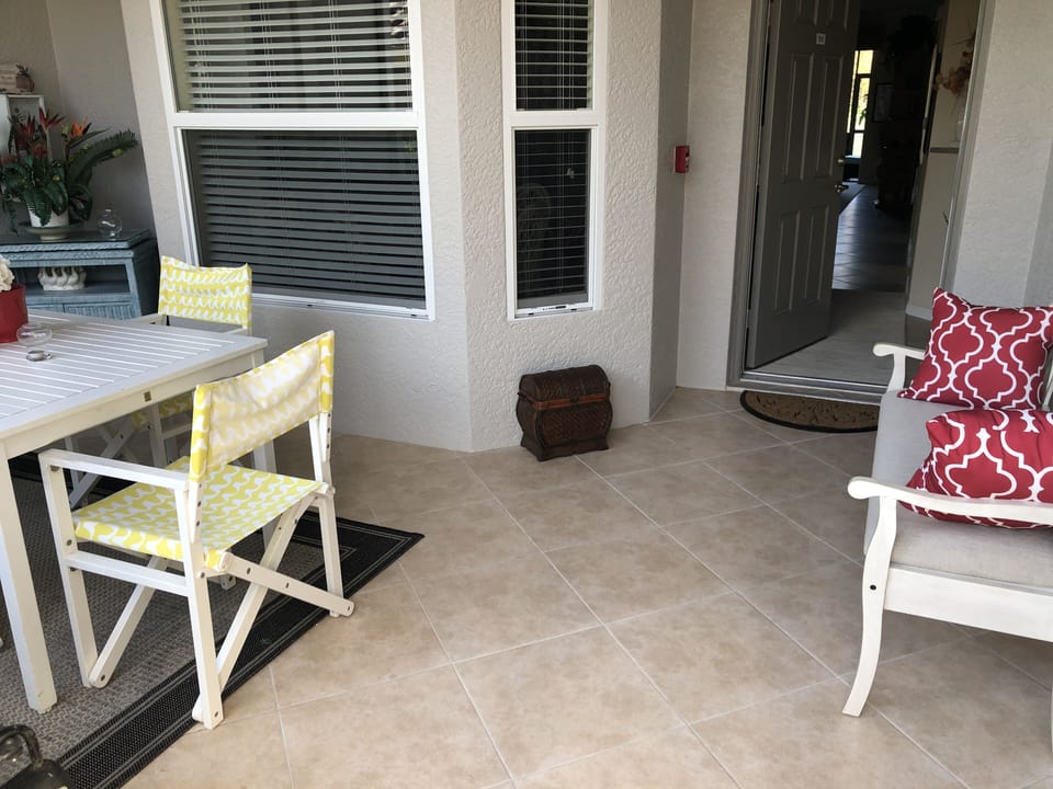 Front Lanai
