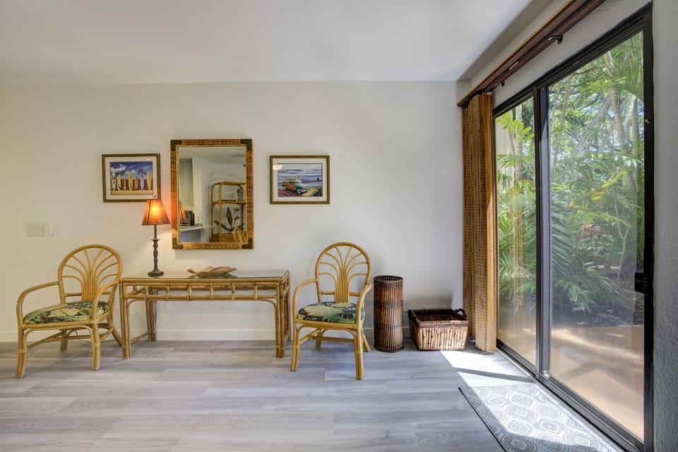 Lanai off the front entrance