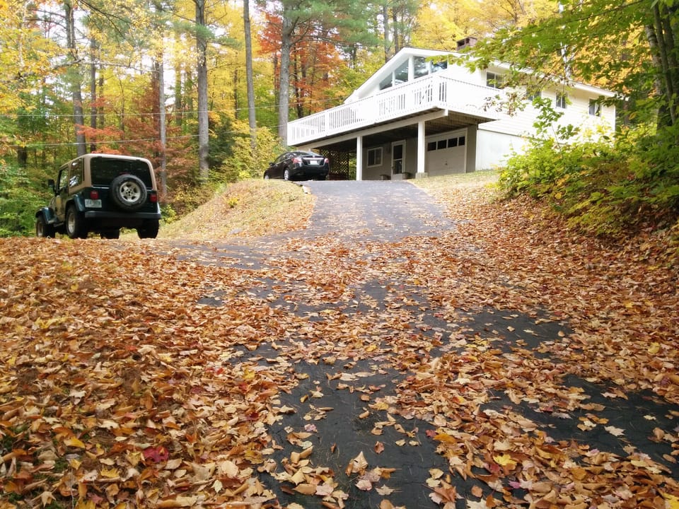 Bottom of driveway view - plenty of room for 4 cars!