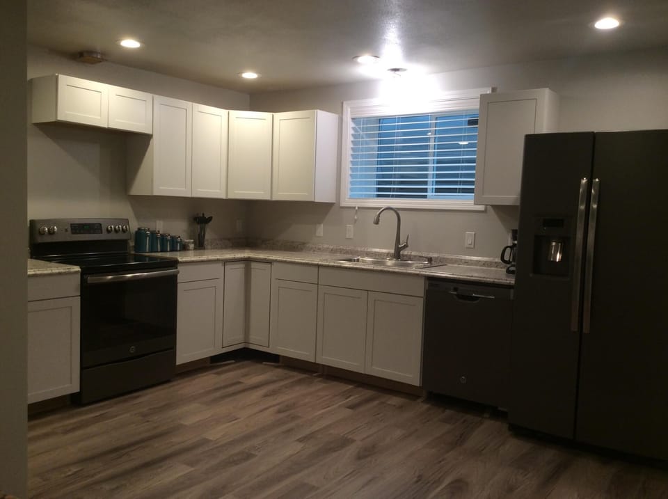 Downstairs full kitchen