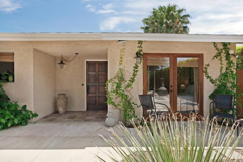 Welcome to your Palm Springs vacation! getaway!