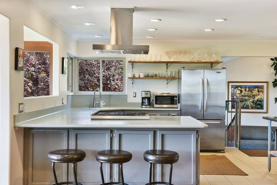 Kitchen cook top seating for 3 