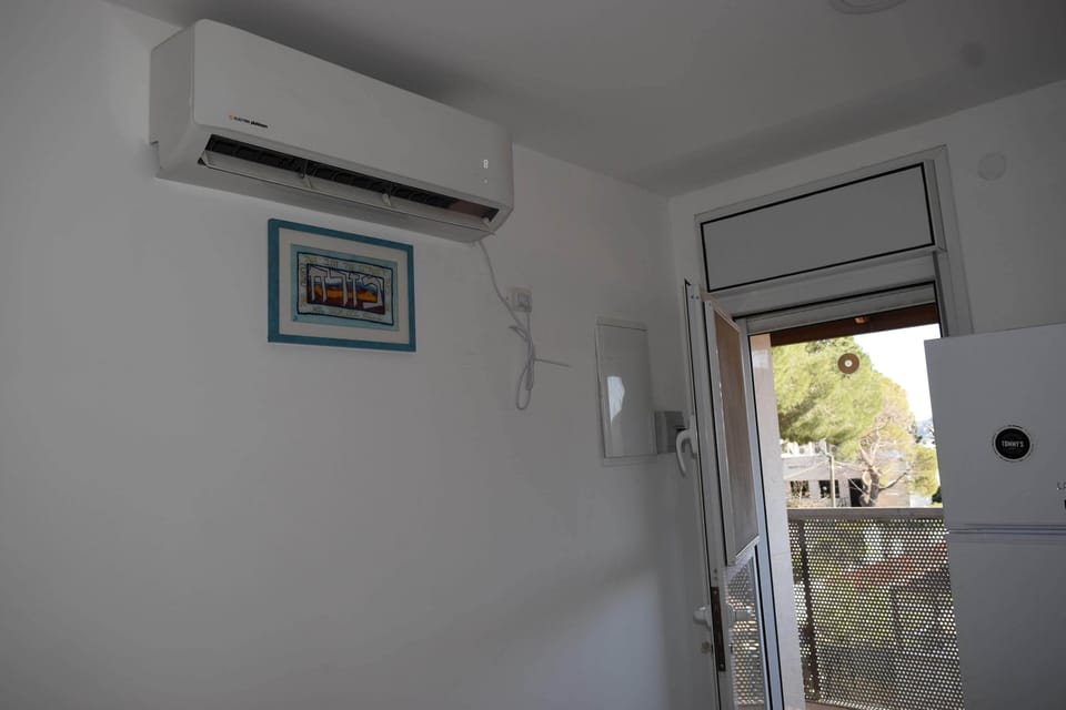 air conditioner in lounge