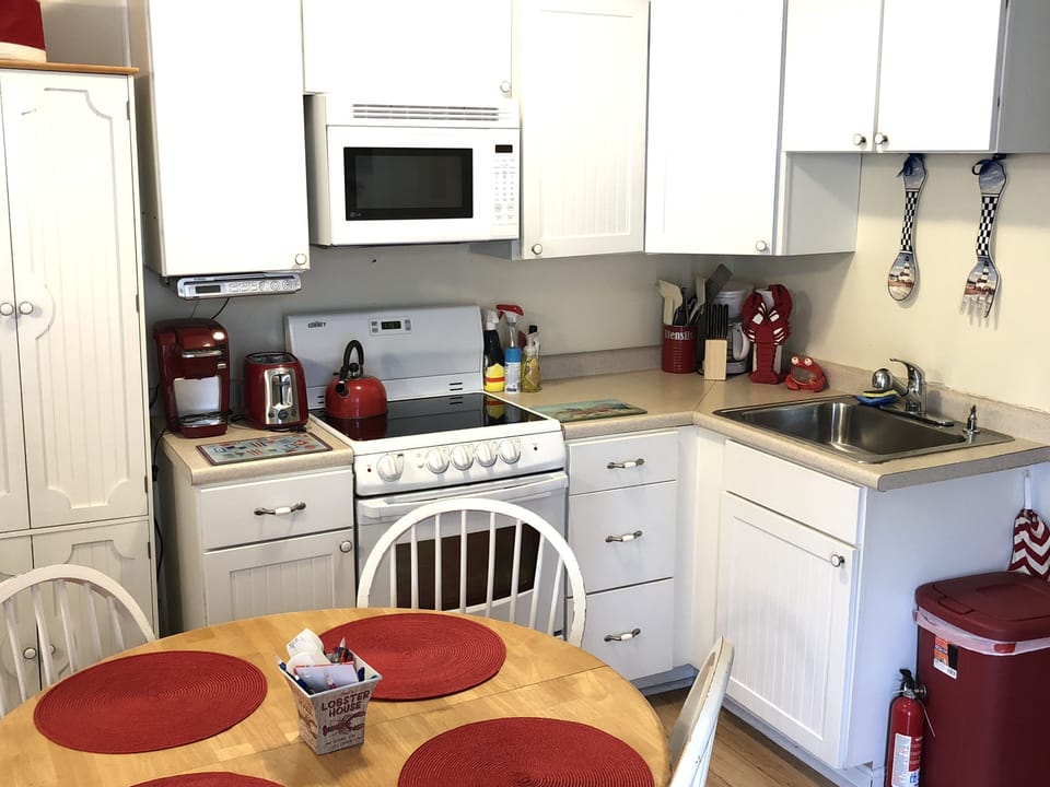 Kitchen dining area 