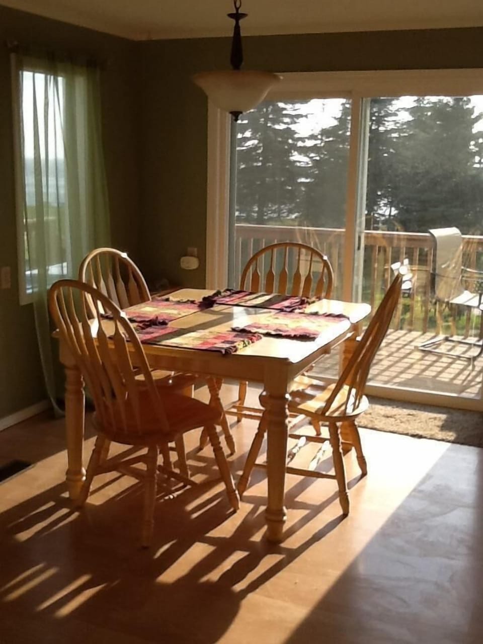 Dining room table with amazing views 