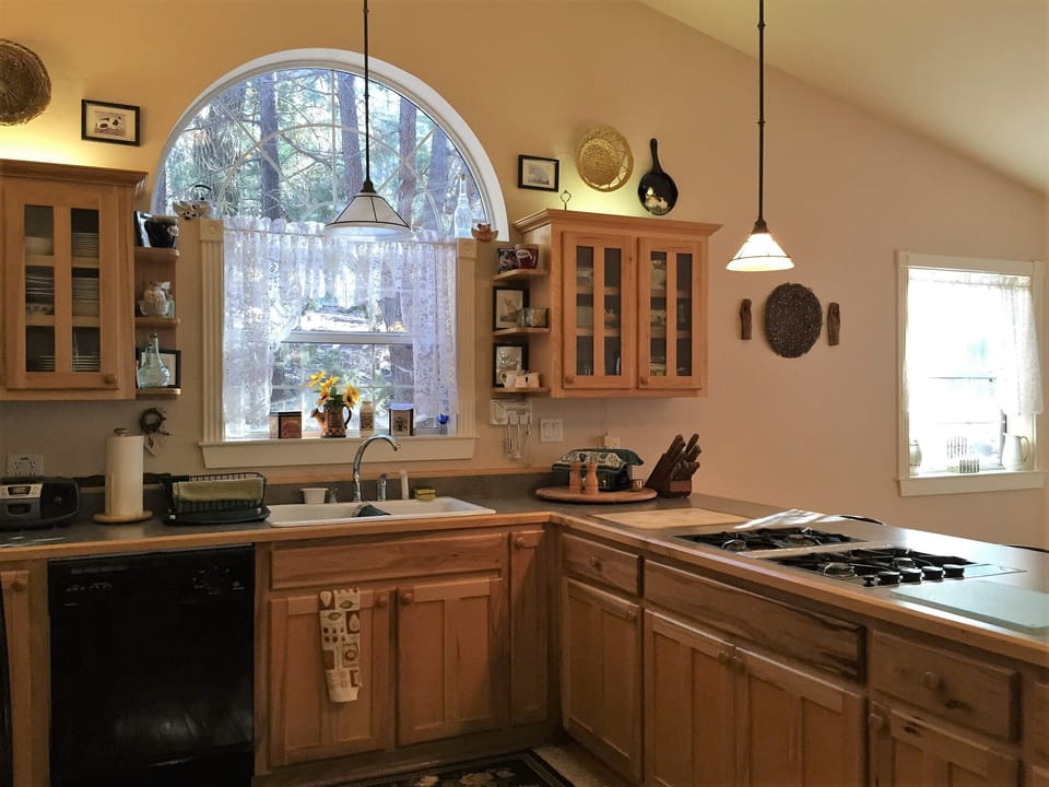 Kitchen with everything you need.