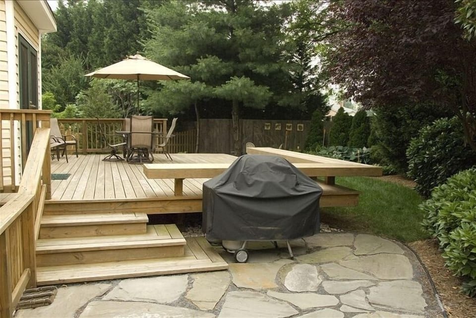 Have a cool drink and visit while you cook on this gas grill.  Bench seats 10.