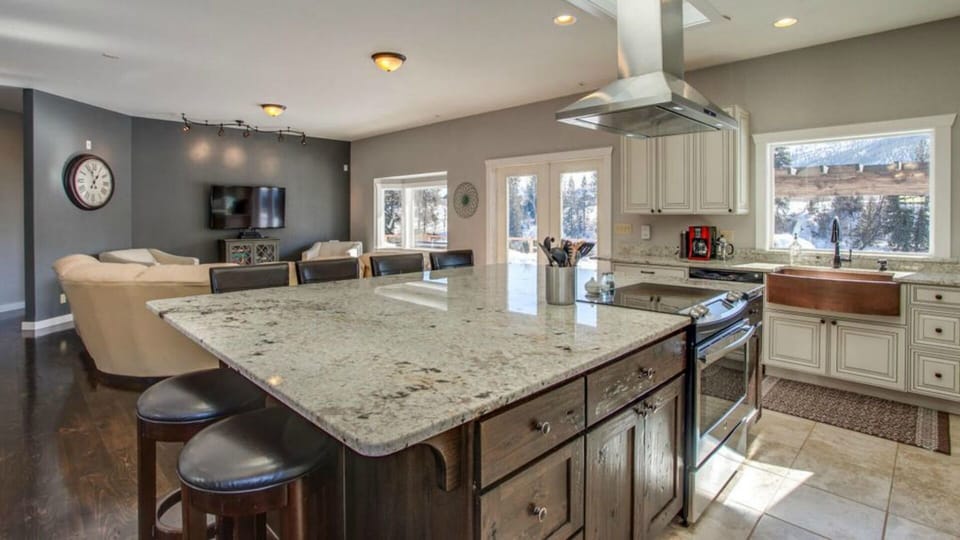 More Kitchen
