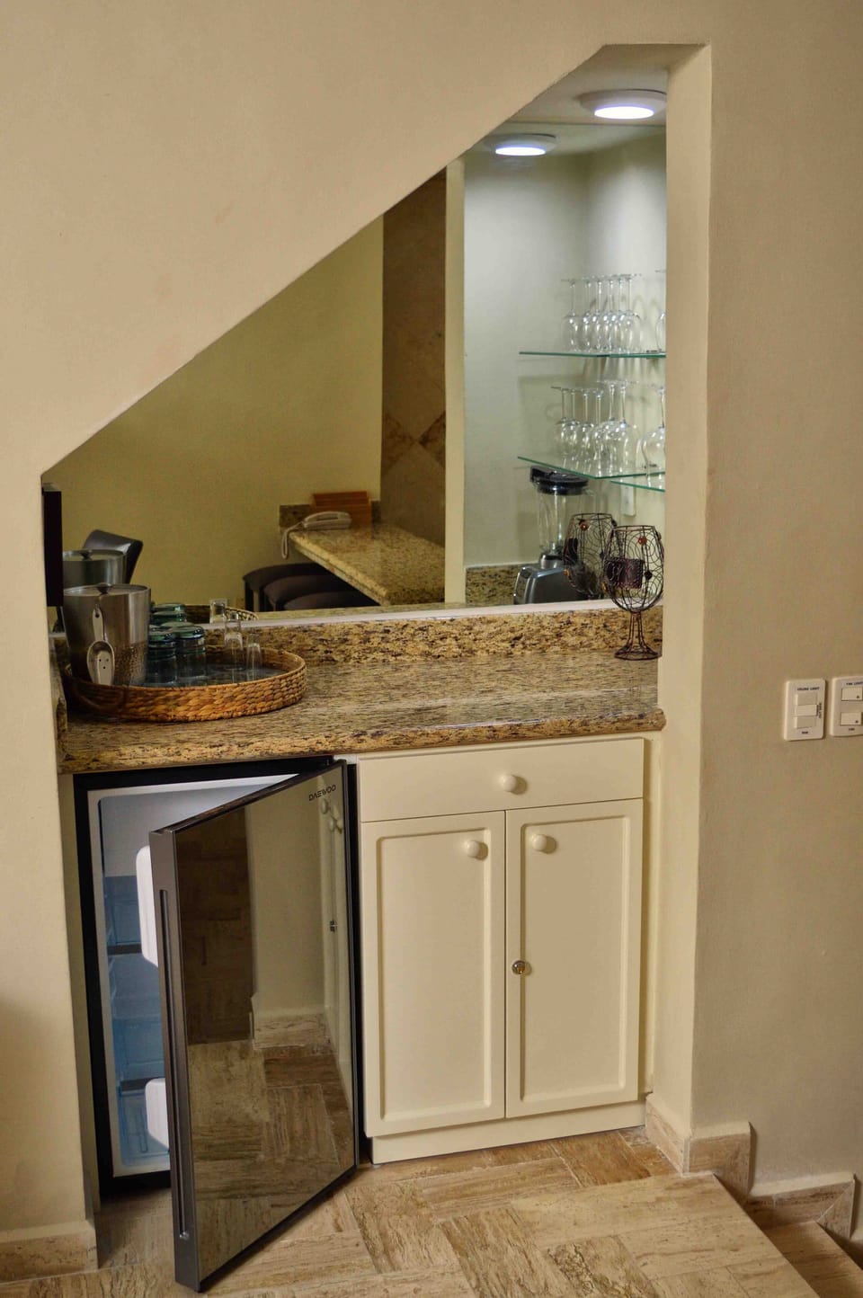 Mini Bar