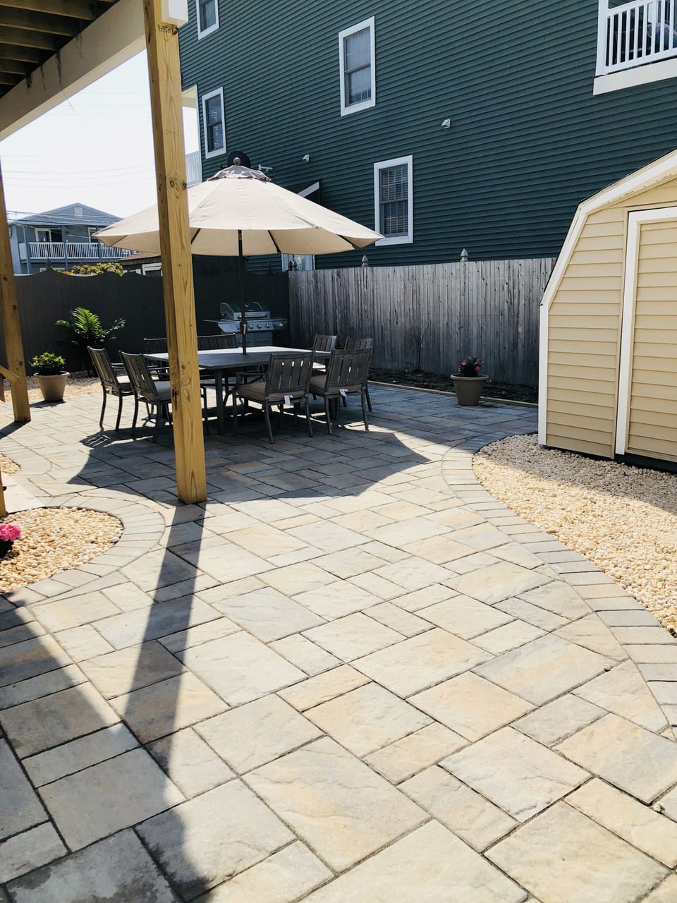 Spacious Backyard Entertaining Space!