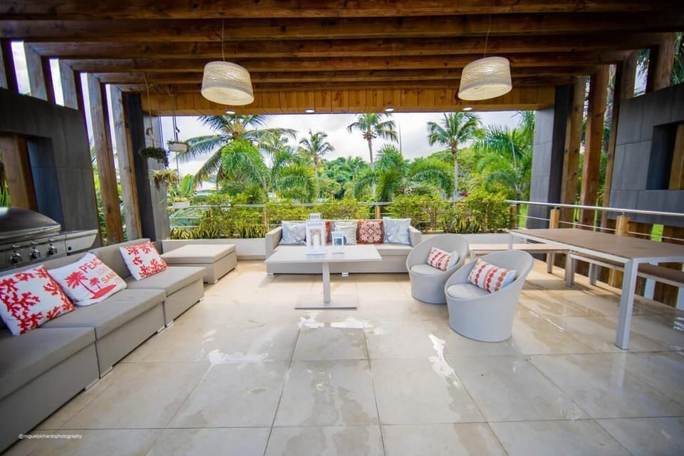 Outdoor living space 