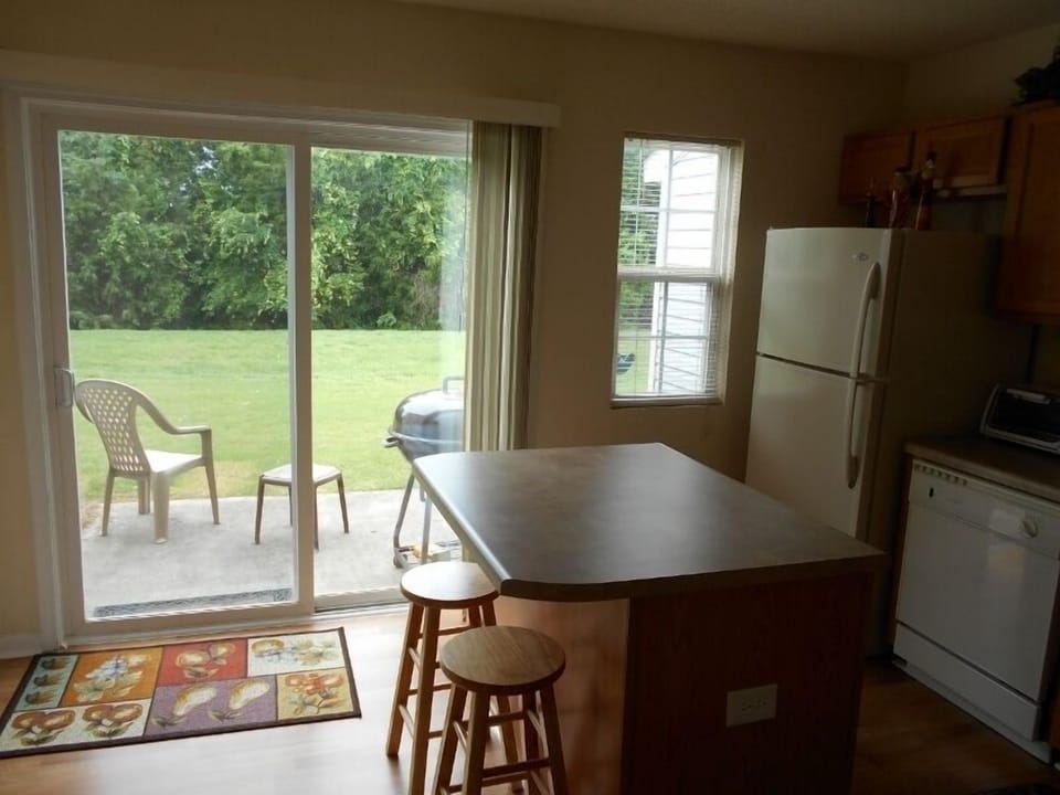 Back Patio, Unit 1