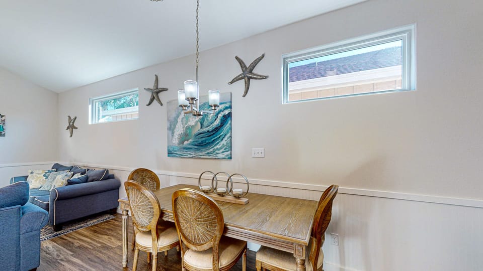 Dining Table with Seating for 6