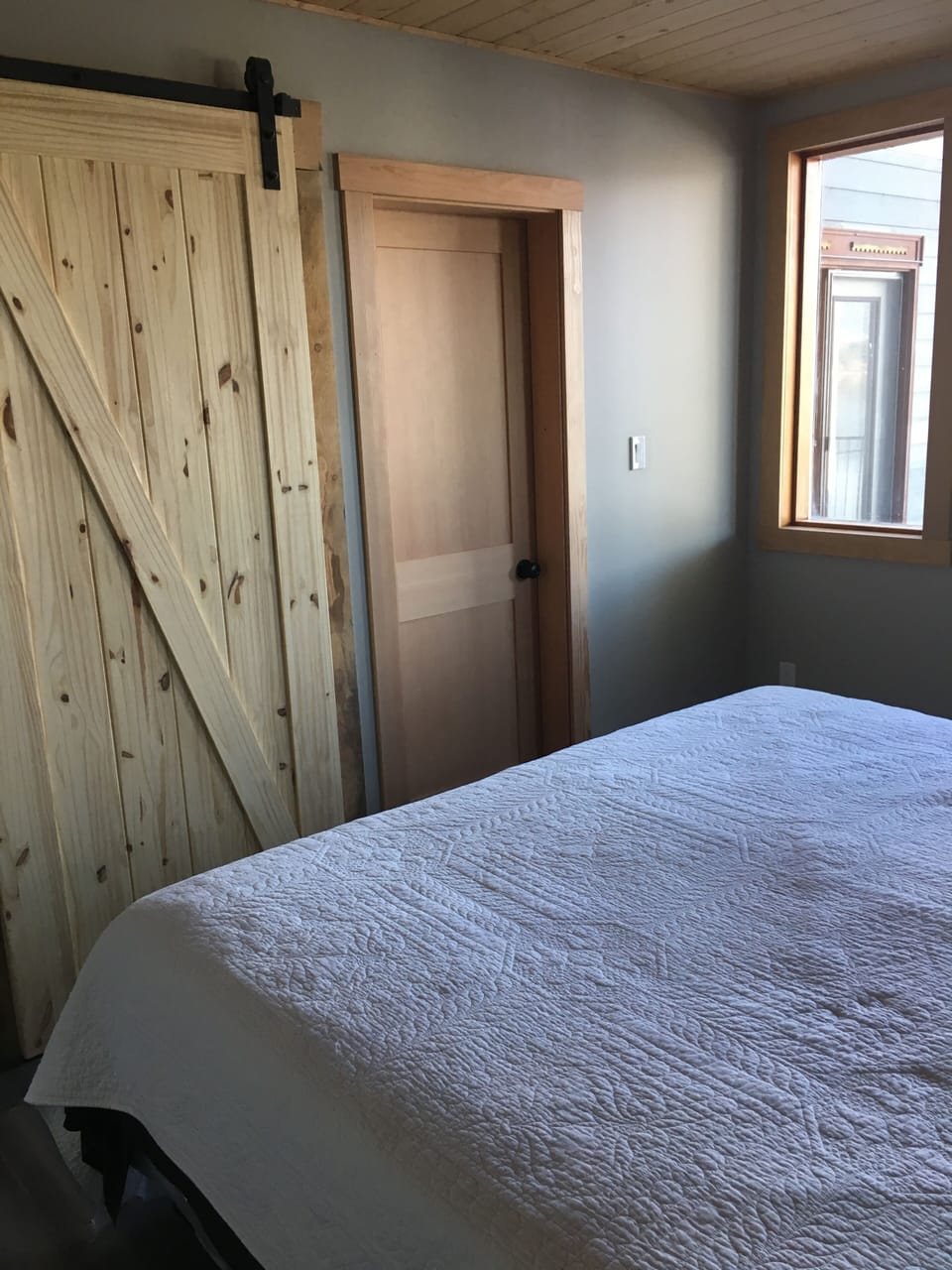 Cheater door to the main bath