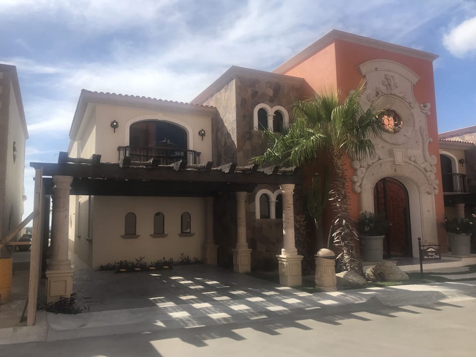 front entrance to 4 BR villa