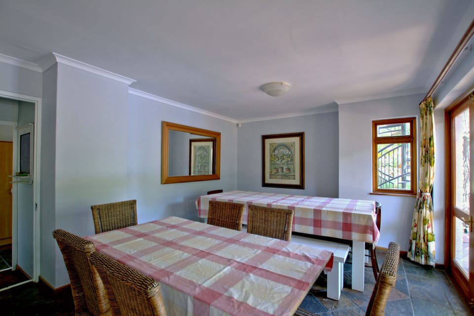 Kitchen Dining Room with Pool access.