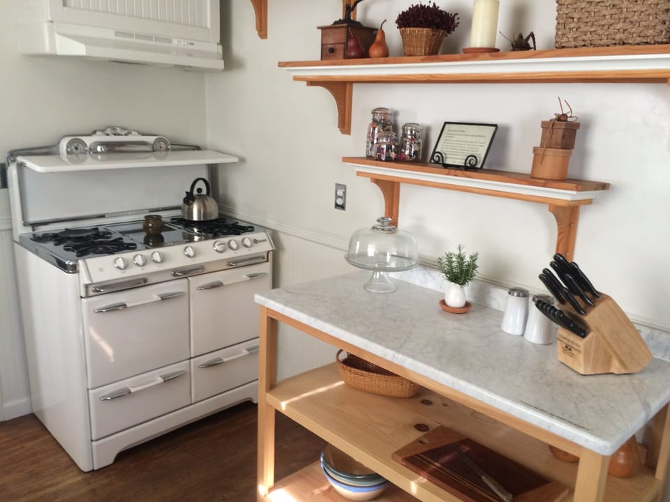 O'keefe Merit gas range, Marble topped work table