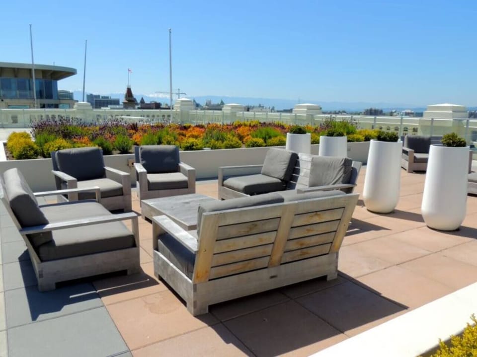 Community Rooftop Terrace with expansive views! 