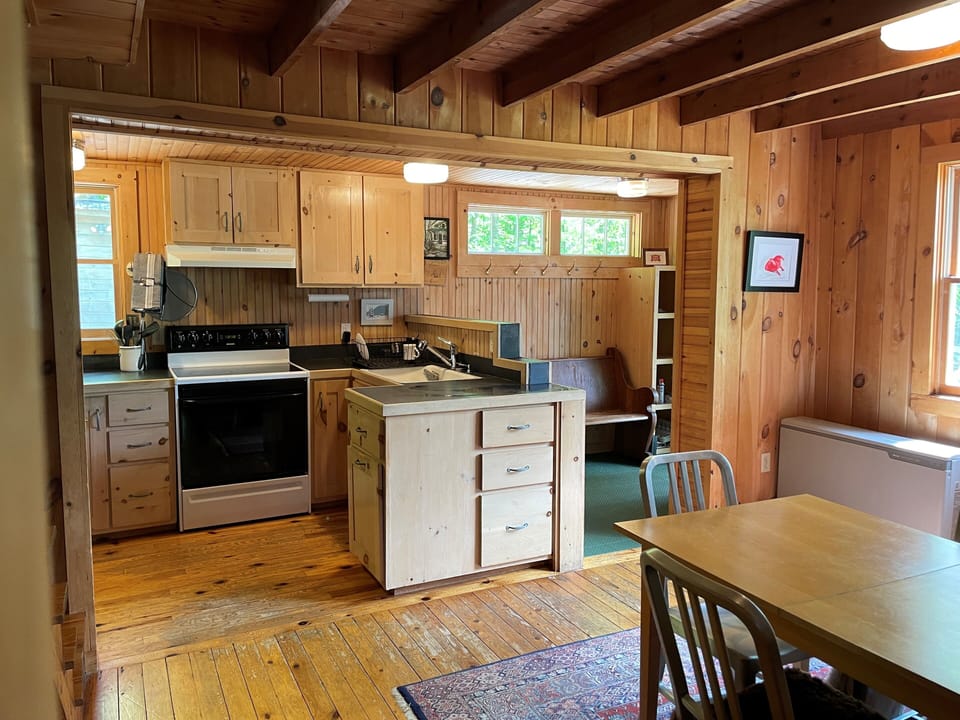 Kitchen & mudroom