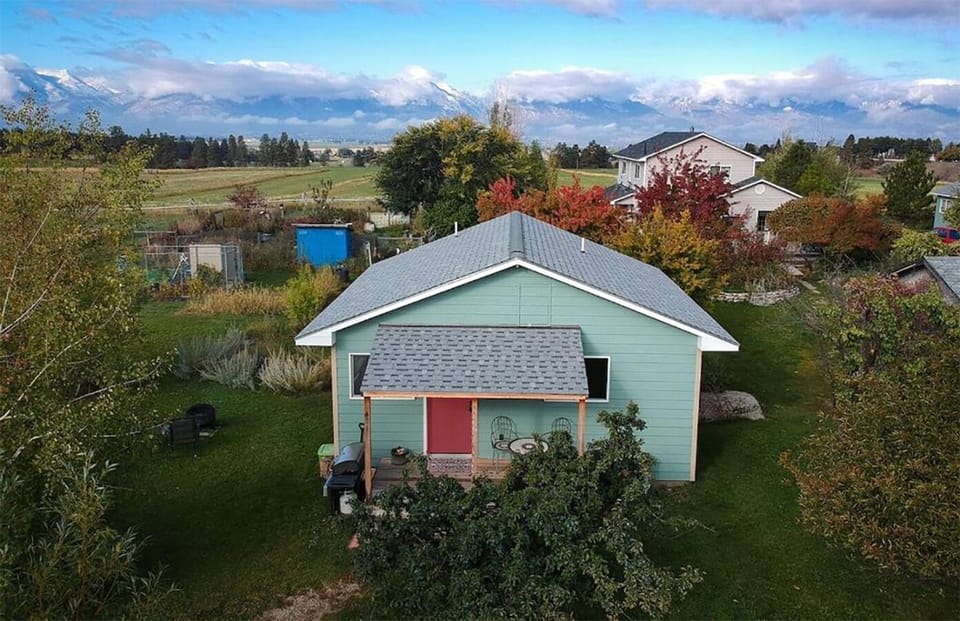 When you rent this cottage, you are getting the entire house & private driveway.