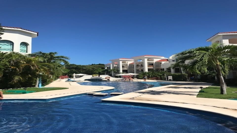 Spacious pool. 2 beach towels provided.