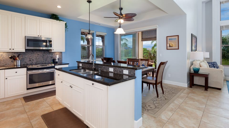 Open Concept Kitchen and dining with lanai access
