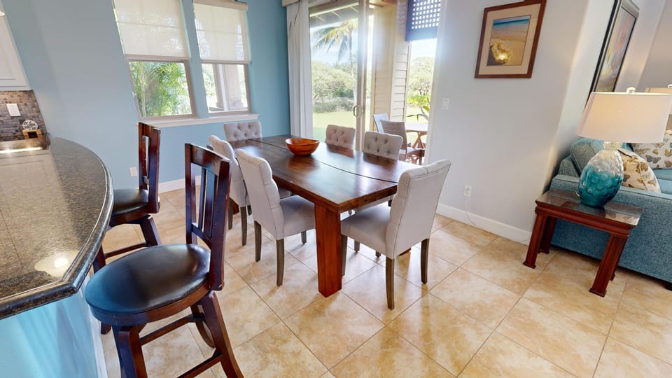 Lanai access from the dining room