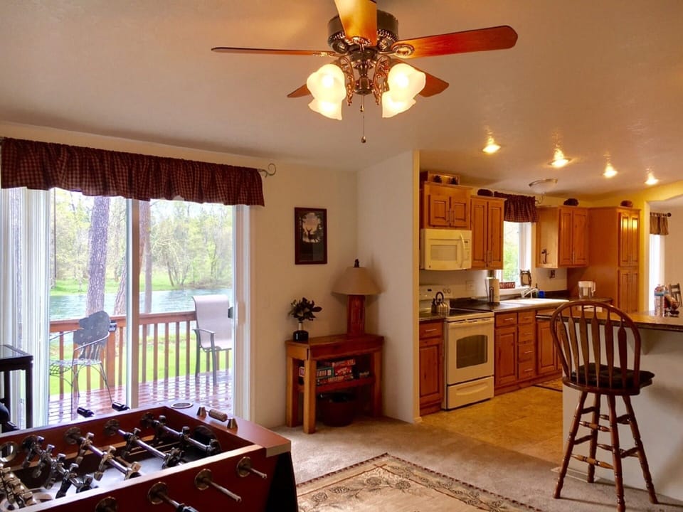 Front Bonus Room w/riverview, opens to deck, foosball table, kitchen bar & more