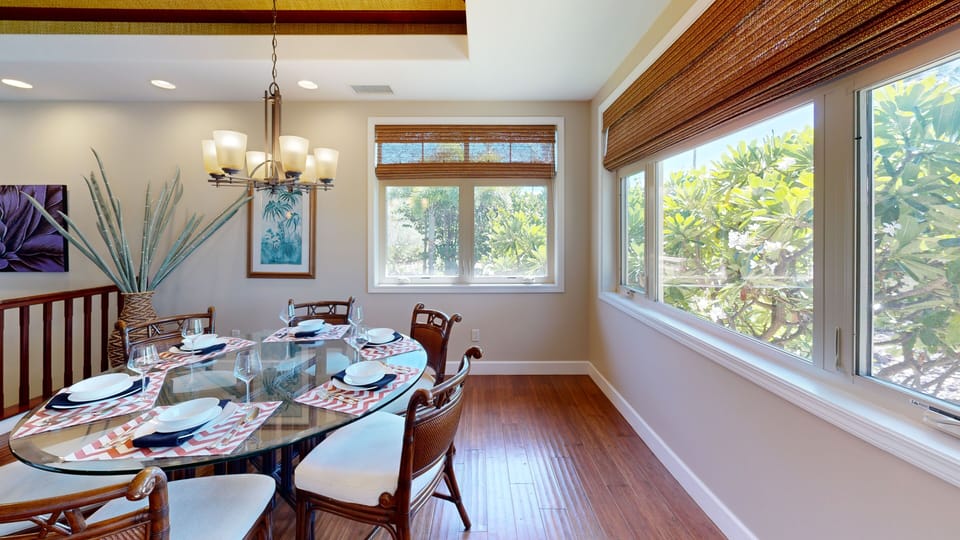 Everything you need for setting the dinner table is provided