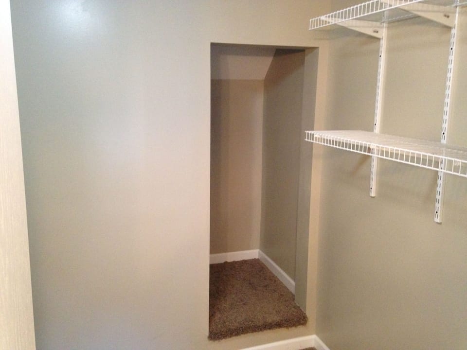 MASTER BEDROOM WALK IN CLOSET