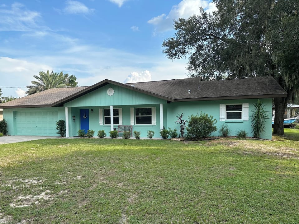 Safe, quiet, inviting neighborhood. 