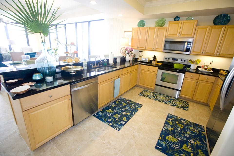 And the view is non-stop from every room!