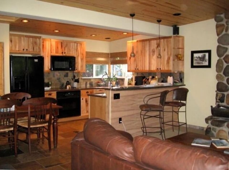 Living Room/Kitchen