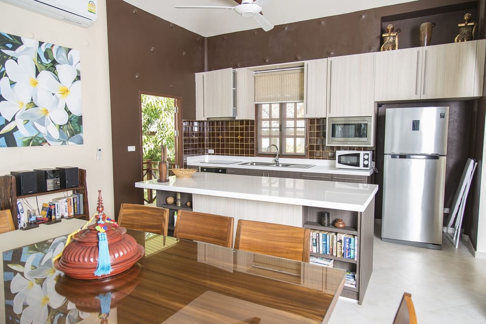 Luxurious Beachfront Pool Villa, 5BRM.