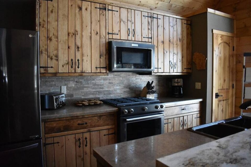 Kitchen - Main Level
