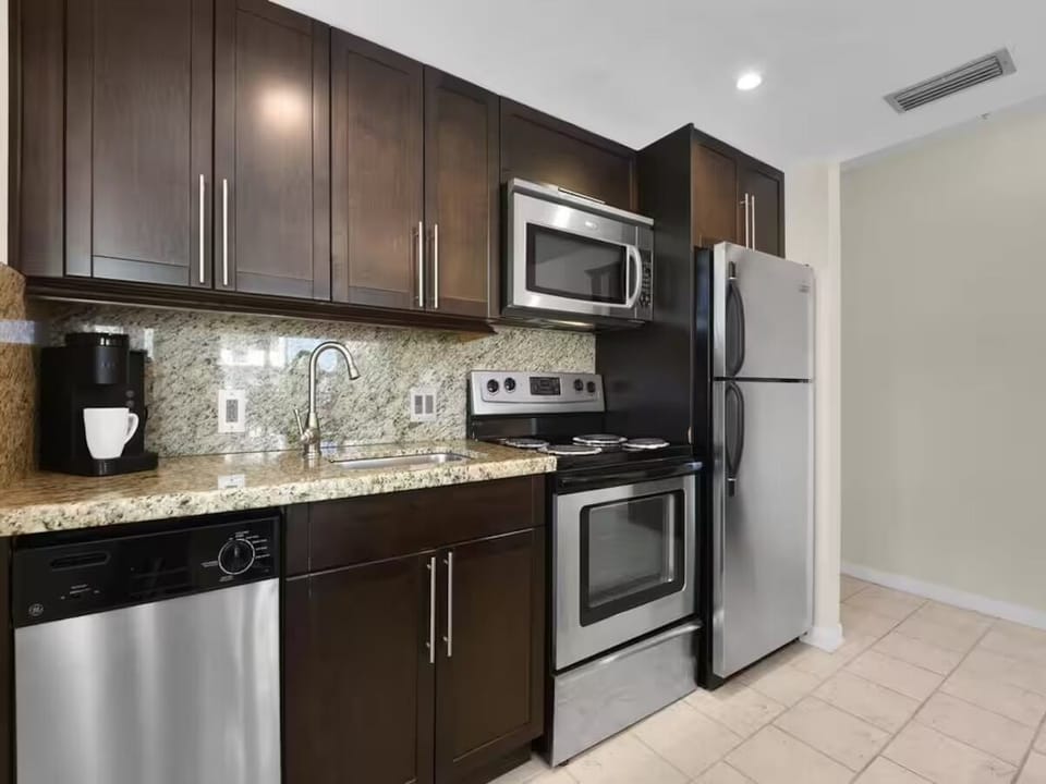 Full Kitchen