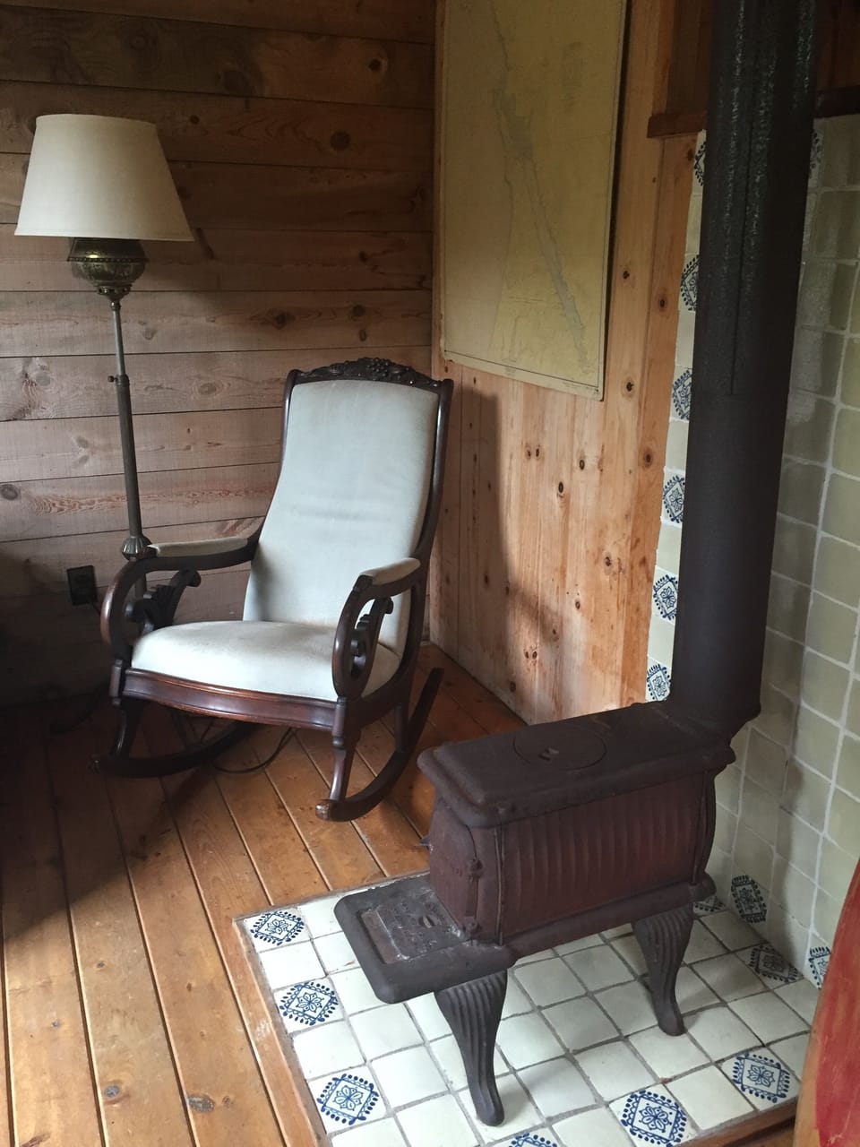 Sleeping cabin, lower level seating area