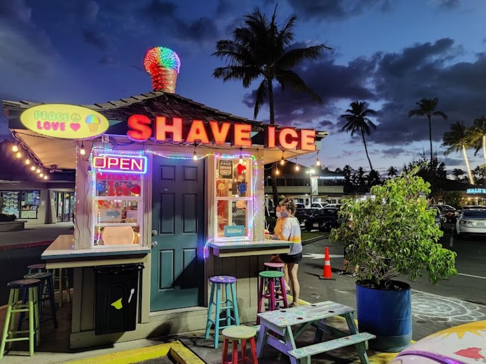 Peace and love, the best shave ice👍 Azeka